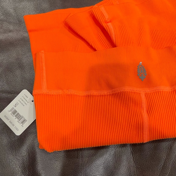 🆕 FREE PEOPLE MOVEMENT FREE THROW SHORT - Picture 3 of 5